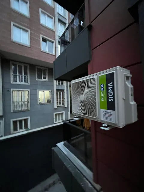 Balkonda Sigma dış ünite montajı